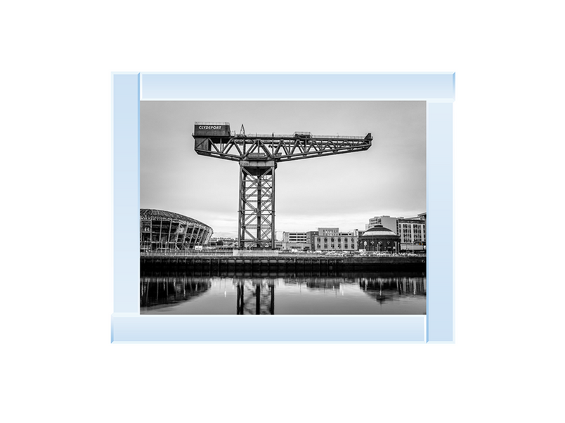 Finnieston crane on River Clyde (Black and White)